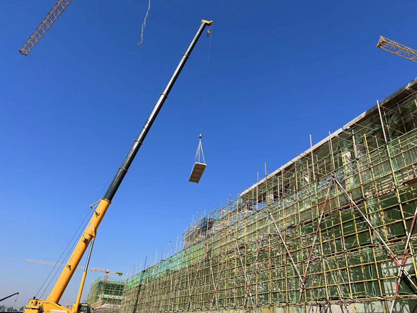 江西鑫科環保項目提前完成稀貴車間主跨屋架及屋面板吊裝任務 